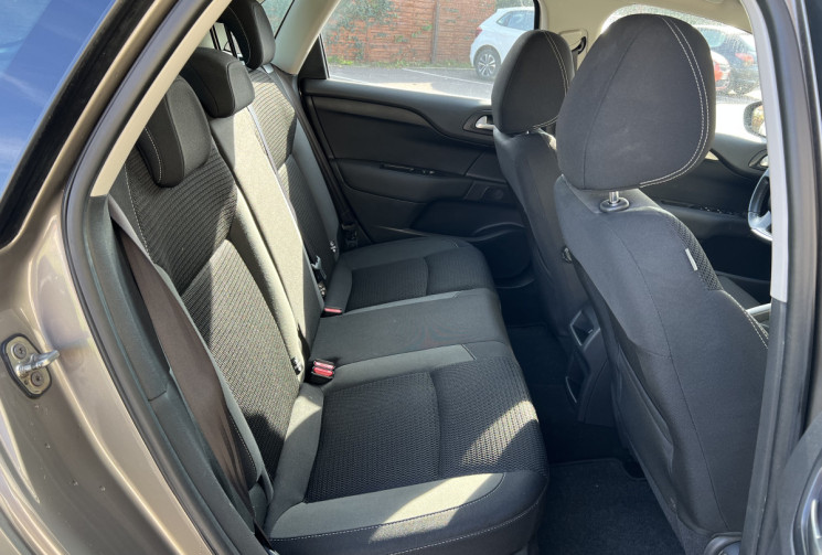 Citroën C4 1.6 BlueHDi 120 cv BVM6 / 1ERE MAIN 