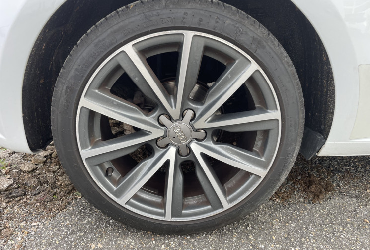 Audi A1 1.4 TFSI 125ch Ambition Luxe * full cuir * toit ouvrant * entretien Audi * 