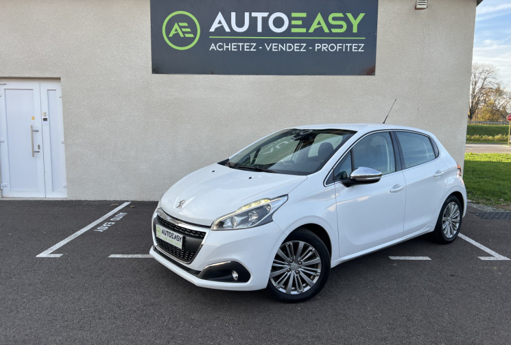 Peugeot 208 1.2 VTI 82 CH ALLURE BVM5 DISTRIBUTION EFFECTUE CHEZ PEUGEOT