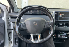 Peugeot 208 1.2 VTI 82 CH ALLURE BVM5 DISTRIBUTION EFFECTUE CHEZ PEUGEOT