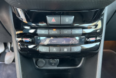 Peugeot 208 1.2 VTI 82 CH ALLURE BVM5 DISTRIBUTION EFFECTUE CHEZ PEUGEOT
