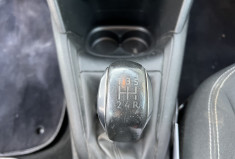 Peugeot 208 1.2 VTI 82 CH ALLURE BVM5 DISTRIBUTION EFFECTUE CHEZ PEUGEOT