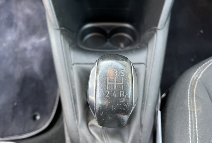 Peugeot 208 1.2 VTI 82 CH ALLURE BVM5 DISTRIBUTION EFFECTUE CHEZ PEUGEOT