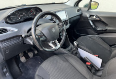 Peugeot 208 1.2 VTI 82 CH ALLURE BVM5 DISTRIBUTION EFFECTUE CHEZ PEUGEOT