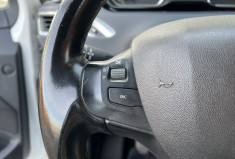 Peugeot 208 1.2 VTI 82 CH ALLURE BVM5 DISTRIBUTION EFFECTUE CHEZ PEUGEOT