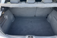 Peugeot 208 1.2 VTI 82 CH ALLURE BVM5 DISTRIBUTION EFFECTUE CHEZ PEUGEOT