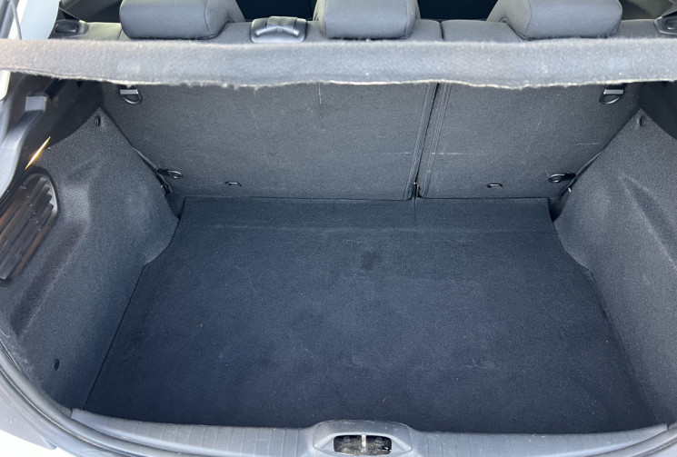 Peugeot 208 1.2 VTI 82 CH ALLURE BVM5 DISTRIBUTION EFFECTUE CHEZ PEUGEOT