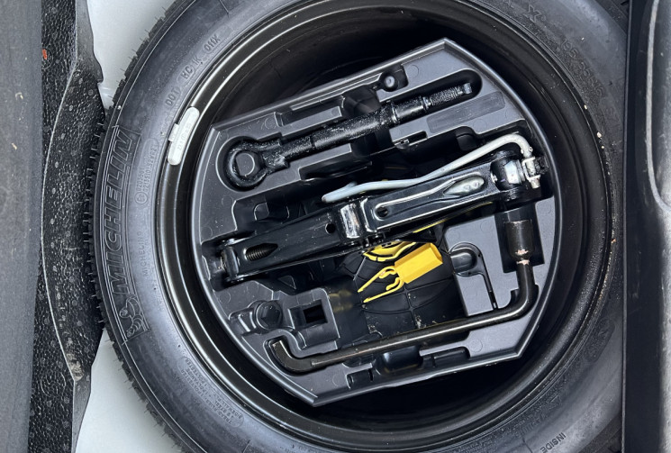 Peugeot 208 1.2 VTI 82 CH ALLURE BVM5 DISTRIBUTION EFFECTUE CHEZ PEUGEOT