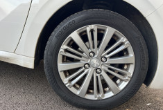 Peugeot 208 1.2 VTI 82 CH ALLURE BVM5 DISTRIBUTION EFFECTUE CHEZ PEUGEOT