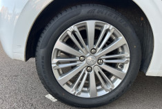 Peugeot 208 1.2 VTI 82 CH ALLURE BVM5 DISTRIBUTION EFFECTUE CHEZ PEUGEOT
