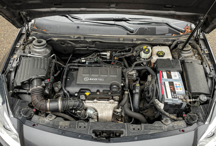 Opel INSIGNIA  1.4 16V Turbo ecoFLEX S&S 140 cv GPS Bi-Xénon Clim Auto Radar 18