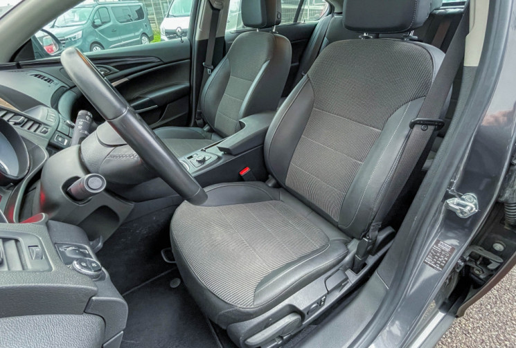 Opel INSIGNIA  1.4 16V Turbo ecoFLEX S&S 140 cv GPS Bi-Xénon Clim Auto Radar 18