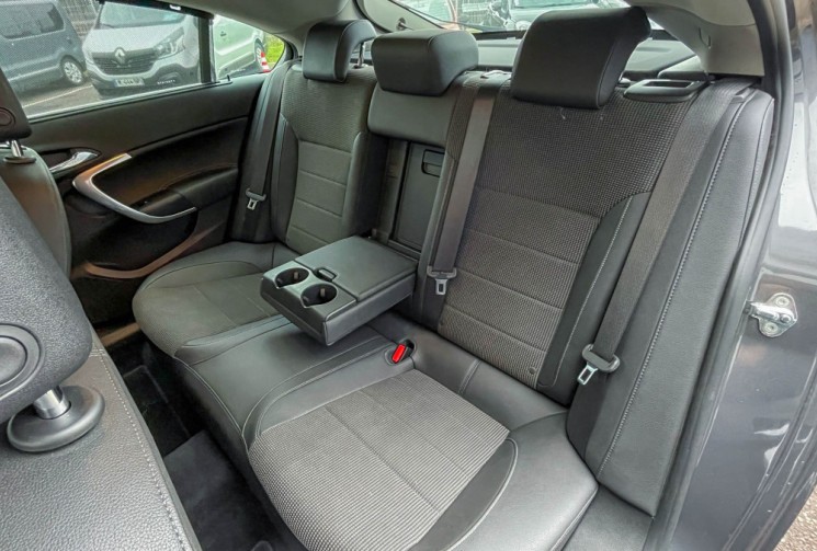 Opel INSIGNIA  1.4 16V Turbo ecoFLEX S&S 140 cv GPS Bi-Xénon Clim Auto Radar 18