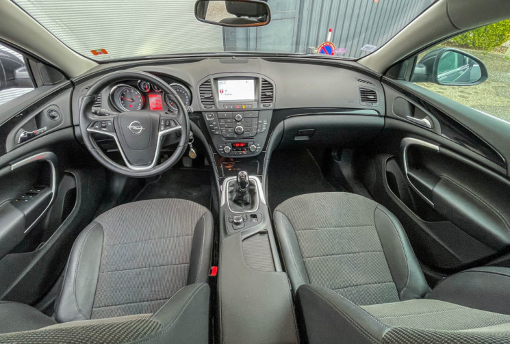 Opel INSIGNIA  1.4 16V Turbo ecoFLEX S&S 140 cv GPS Bi-Xénon Clim Auto Radar 18