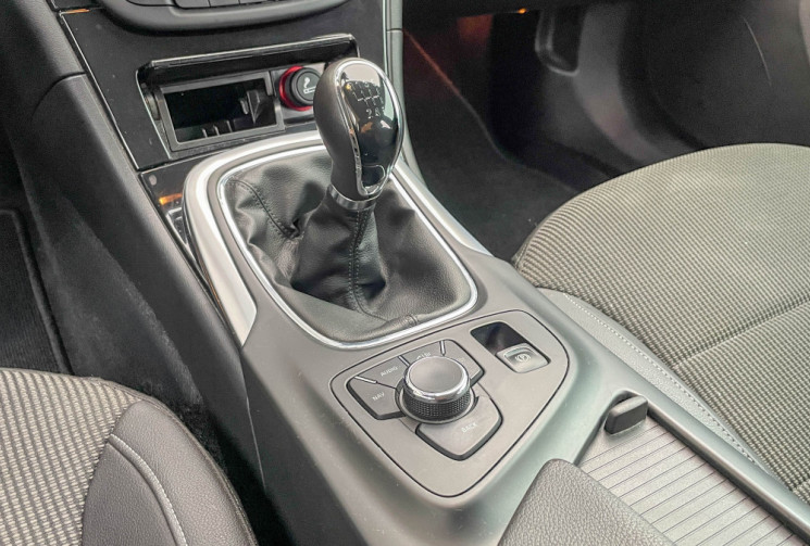 Opel INSIGNIA  1.4 16V Turbo ecoFLEX S&S 140 cv GPS Bi-Xénon Clim Auto Radar 18