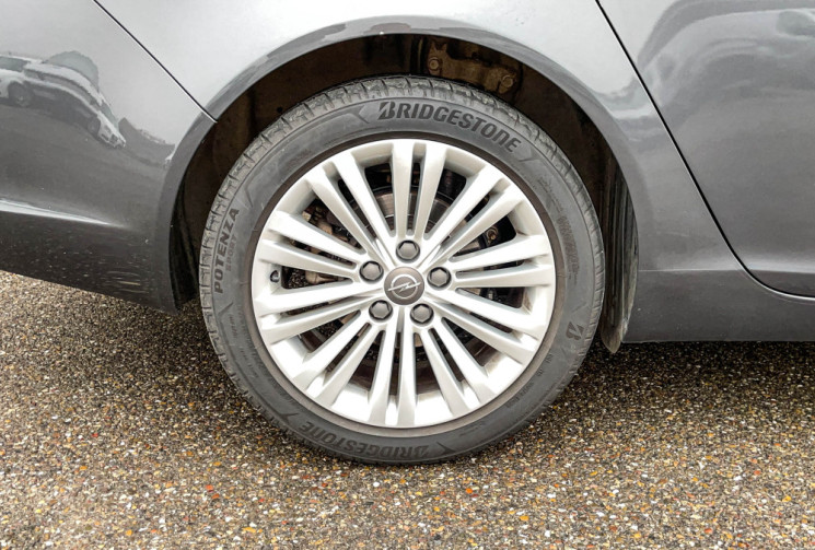 Opel INSIGNIA  1.4 16V Turbo ecoFLEX S&S 140 cv GPS Bi-Xénon Clim Auto Radar 18