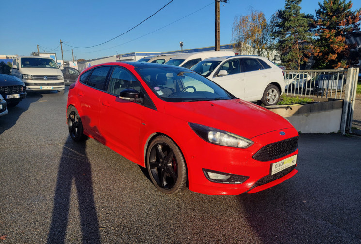 Ford Focus 1.0 EcoBoost 125 ch Stop&Start ST Line Red