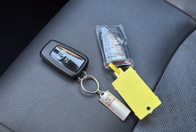 Toyota C-HR 2.0 VVTI Hybride 184 Graphic Pack Premium / Entretien complet / Garantie Toyota Relax