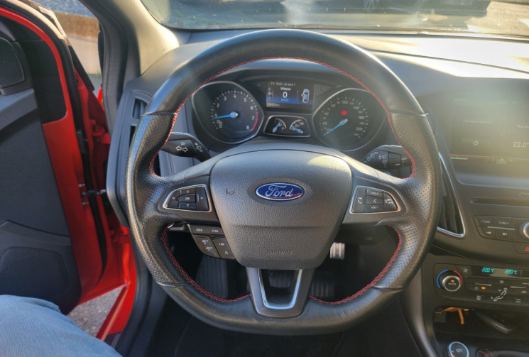 Ford Focus 1.0 EcoBoost 125 ch Stop&Start ST Line Red