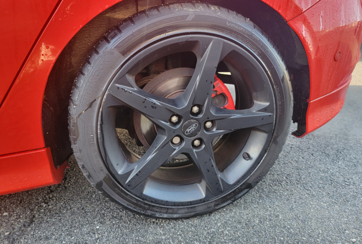 Ford Focus 1.0 EcoBoost 125 ch Stop&Start ST Line Red