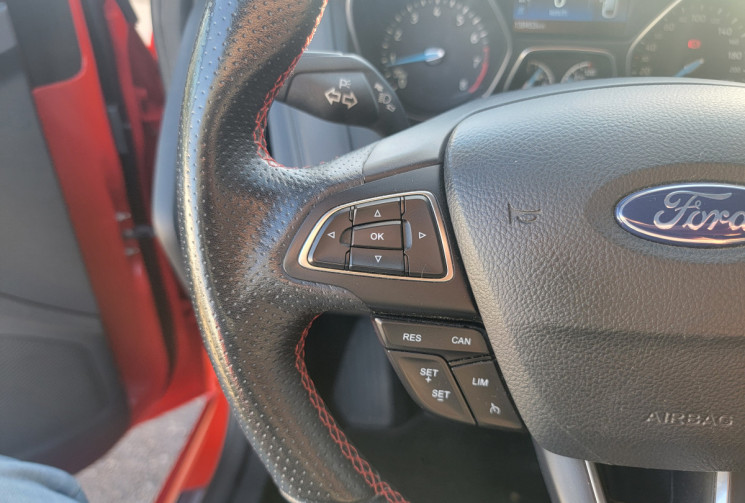 Ford Focus 1.0 EcoBoost 125 ch Stop&Start ST Line Red