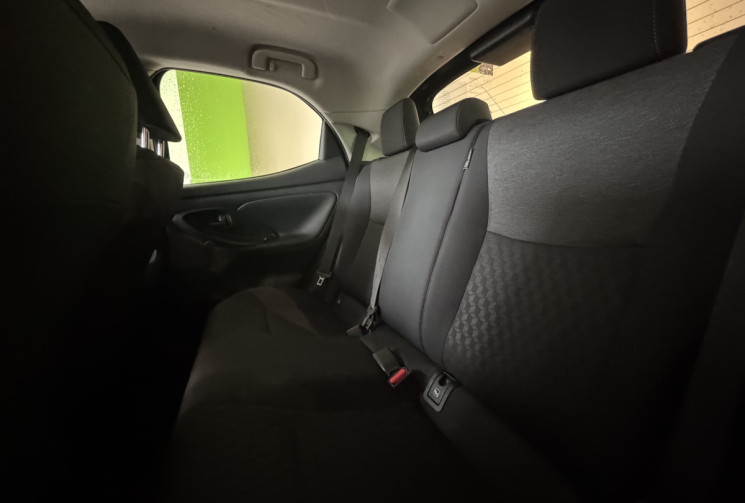 Toyota Yaris 70 VVT-i Dynamic Business 5p MY21