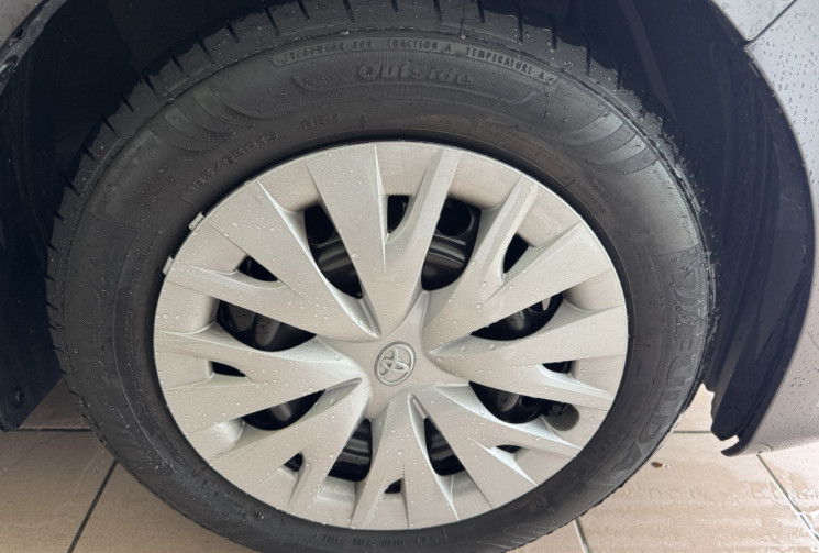 Toyota Yaris 70 VVT-i Dynamic Business 5p MY21