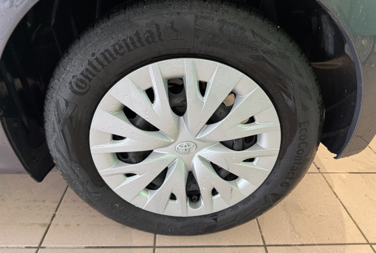 Toyota Yaris 70 VVT-i Dynamic Business 5p MY21