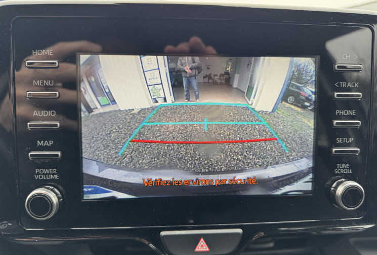 Toyota Yaris 70 VVT-i Dynamic Business 5p MY21