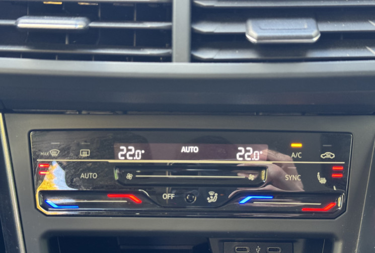 Volkswagen Polo STYLE 1.0 TSI 95 DSG7 / Camera / IQ Led / CarPlay / Sieges Chauffants / Attelage