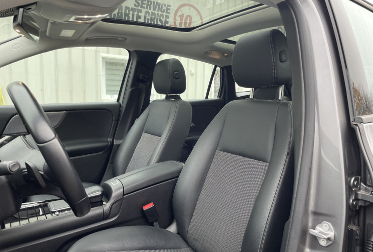 Mercedes GLA  200 d 150 ch Business Line 8G-DCT /1ere Main/Toit Ouvrant Pano/ Camera/Attelage