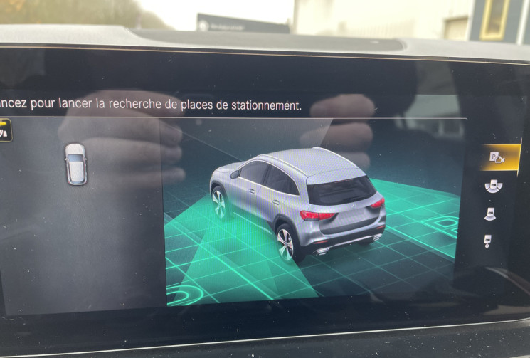 Mercedes GLA  200 d 150 ch Business Line 8G-DCT /1ere Main/Toit Ouvrant Pano/ Camera/Attelage