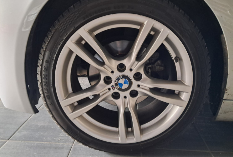 BMW 320i F30 320i 184  - M Sport - ENTRETIEN A JOUR