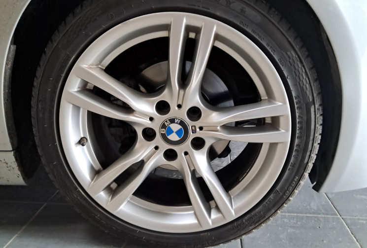 BMW 320i F30 320i 184  - M Sport - ENTRETIEN A JOUR