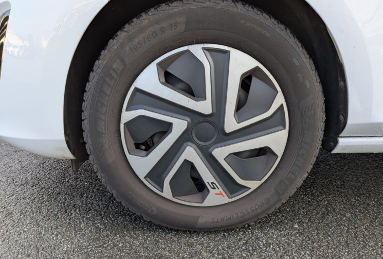 Ford Fiesta  VII 75 CV 1.1 / CAR PLAY / TRES BON ETAT / GARANTIE 12 MOIS