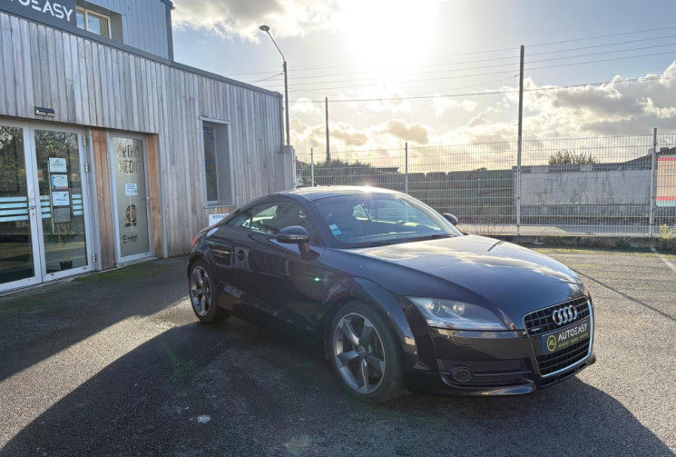 Audi TT  3.2 V6 250 BASE /  BOITE AUTOMATIQUE /GARANTIE 12 MOIS 