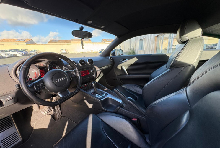 Audi TT  3.2 V6 250 BASE /  BOITE AUTOMATIQUE /GARANTIE 12 MOIS 