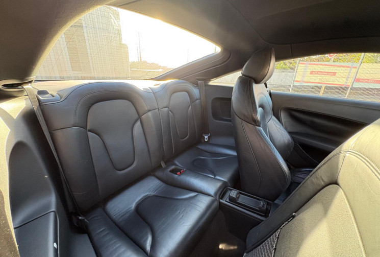 Audi TT  3.2 V6 250 BASE /  CHAINE DE DISTRIBUTION / BOITE AUTOMATIQUE /GARANTIE 12 MOIS 