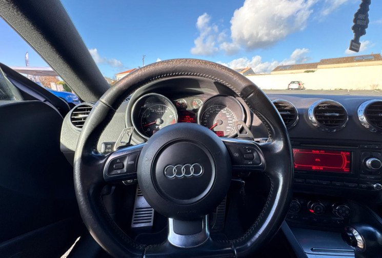 Audi TT  3.2 V6 250 BASE /  BOITE AUTOMATIQUE /GARANTIE 12 MOIS 