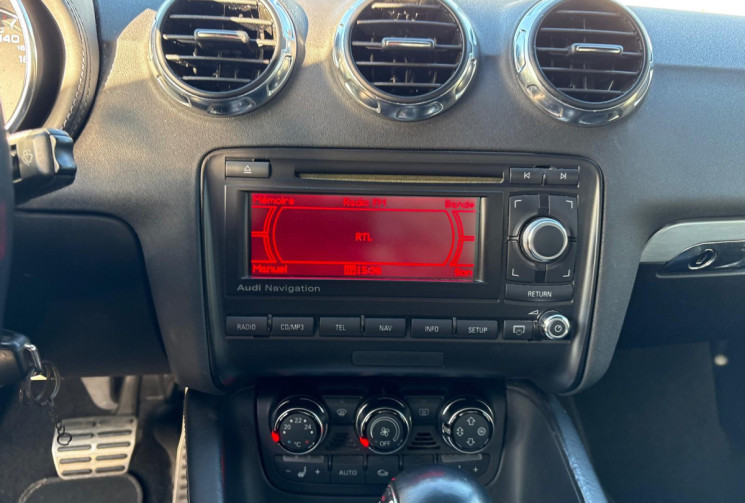 Audi TT  3.2 V6 250 BASE /  CHAINE DE DISTRIBUTION / BOITE AUTOMATIQUE /GARANTIE 12 MOIS 