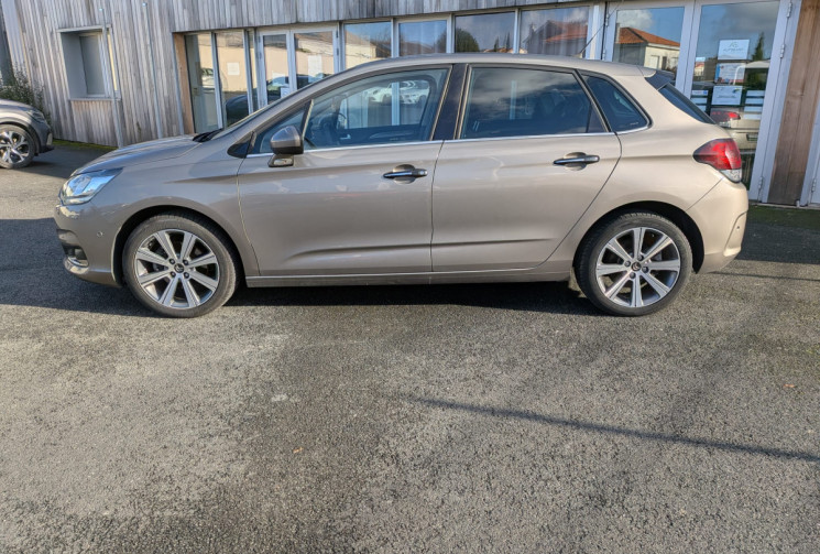 Citroën C4 1.6 BLUE HDI 120 FELL / BON ETAT / GARANTIE 12 MOIS .