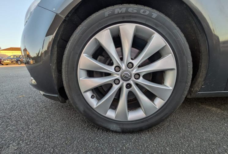 Opel Astra GTC 140 CV 1.4 TURBO / GPS / BON ETAT / GARANTIE 12 MOIS