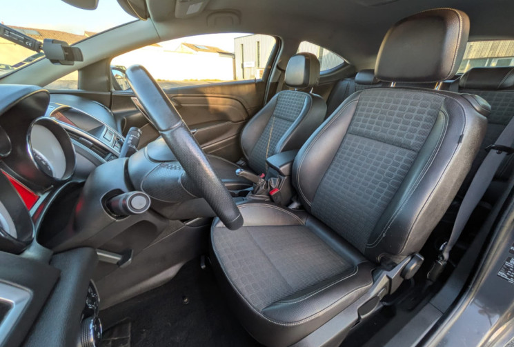 Opel Astra GTC 140 CV 1.4 TURBO / GPS / BON ETAT / GARANTIE 12 MOIS