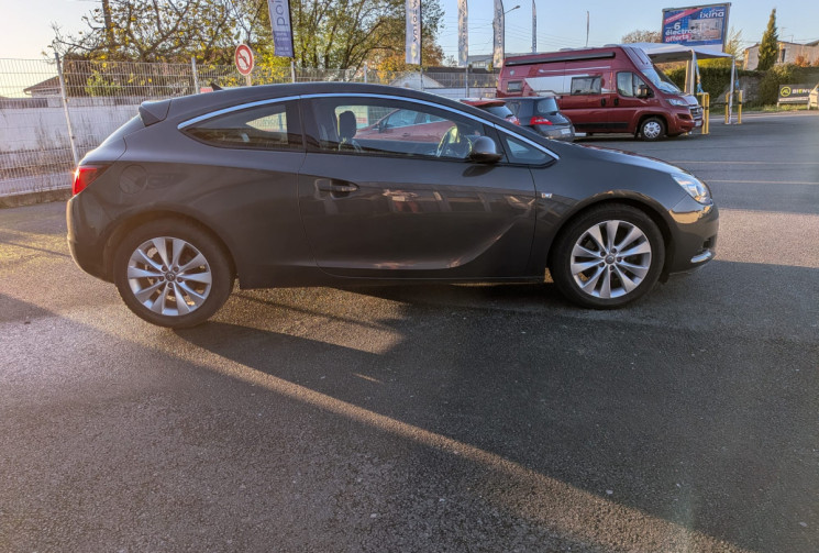 Opel Astra GTC 140 CV 1.4 TURBO / GPS / BON ETAT / GARANTIE 12 MOIS