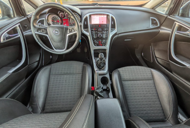 Opel Astra GTC 140 CV 1.4 TURBO / GPS / BOITIER ETHANOL / GARANTIE 12 MOIS