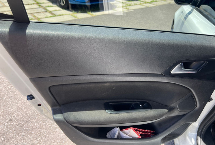 Peugeot 308  II Phase II 1.5 Blue HDi S&S 102 cv STYLE