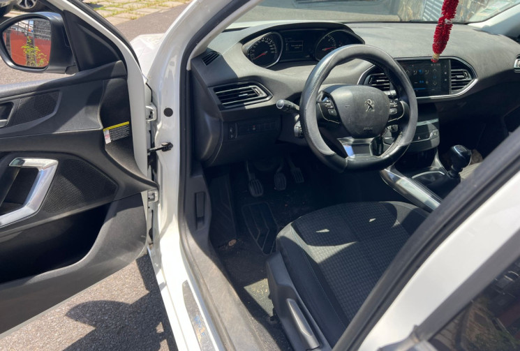 Peugeot 308  II Phase II 1.5 Blue HDi S&S 102 cv STYLE