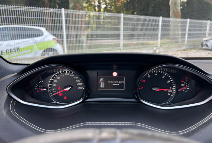 Peugeot 308 1.2 Puretech 130 GT Line / Toit Panoramique / Carplay / Distribution OK / Keyless 