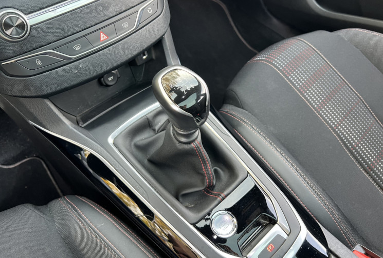 Peugeot 308 1.2 Puretech 130 GT Line / Toit Panoramique / Carplay / Distribution OK / Keyless 