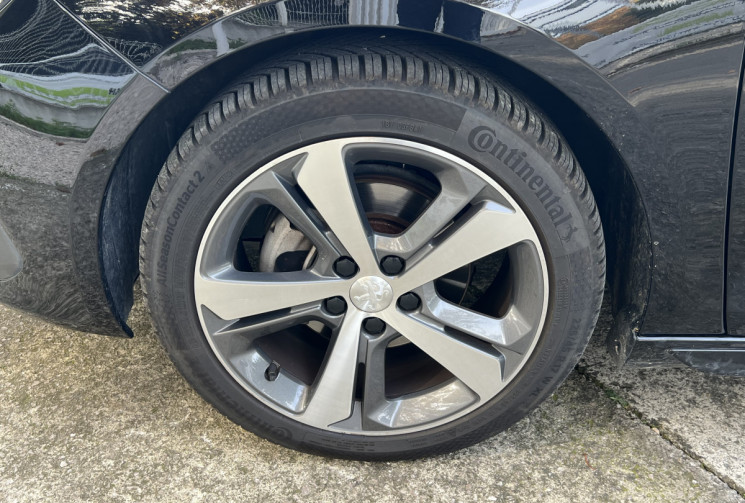 Peugeot 308 1.2 Puretech 130 GT Line / Toit Panoramique / Carplay / Distribution OK / Keyless 